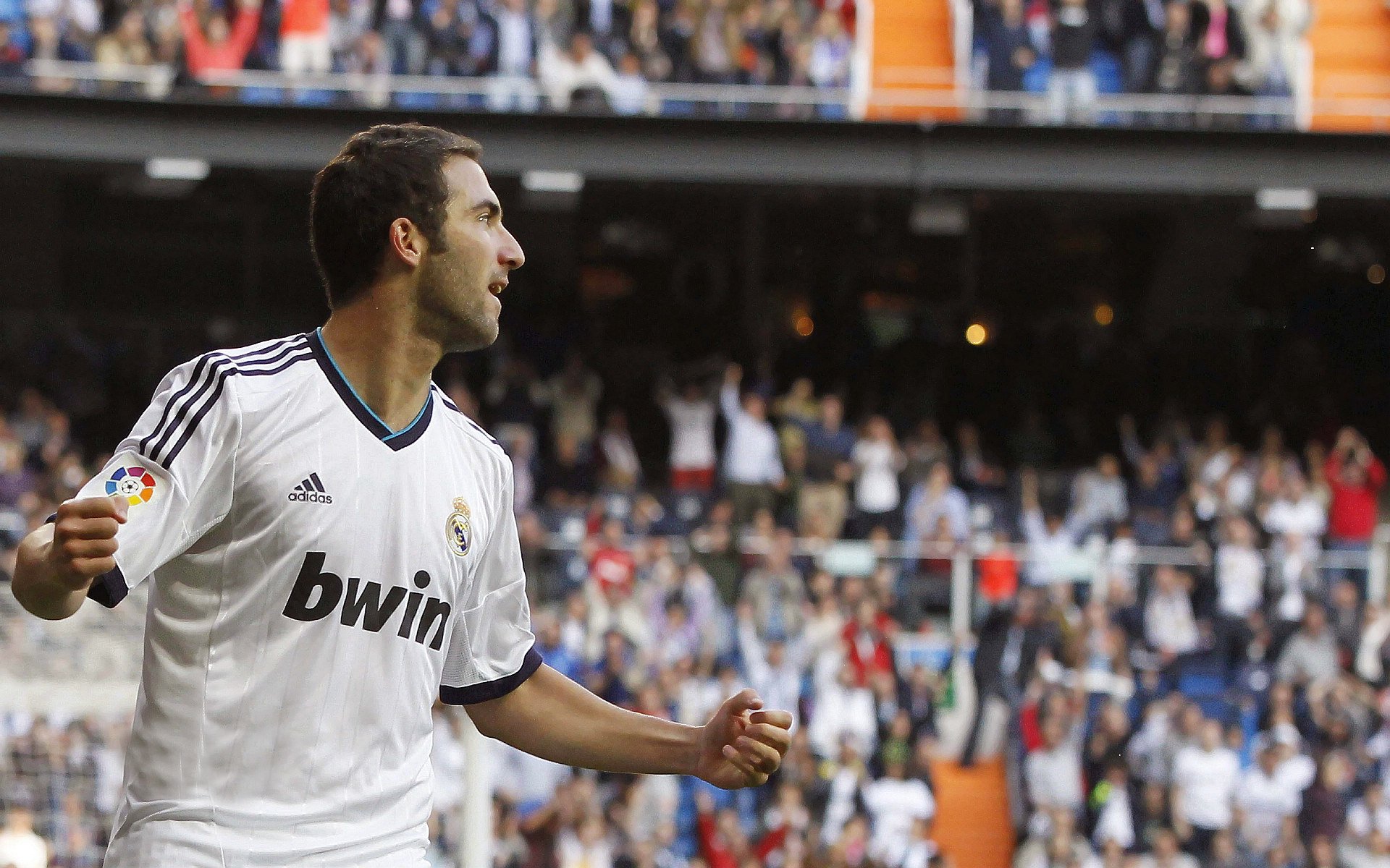 爱游戏在线登录入口-快船客场击败掘金，展现出色团队配合，快船vs掘金2020.12.26